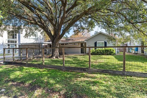1811 W 14th 1/2 St, Houston, TX, 77008-3401 | Card Image