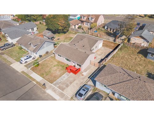 1655 Garfield St, North Bend, OR, 97459-1808 | Card Image