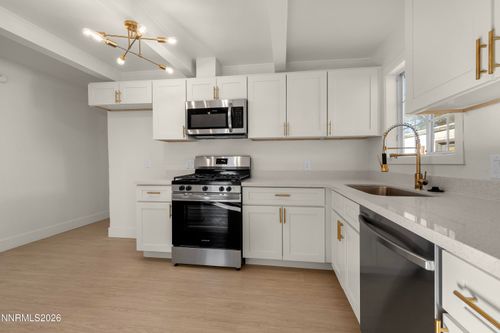 500 Winston Dr, Reno, NV, 89512-2357 | Card Image