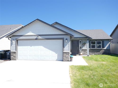 1028 W Sequoia Rd, Moses Lake, WA, 98837-8016 | Card Image