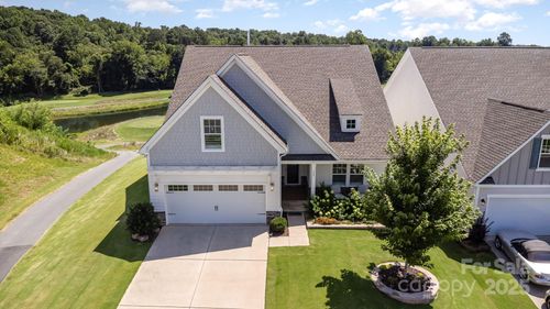 179 Canada Dr, Statesville, NC, 28677-9809 | Card Image