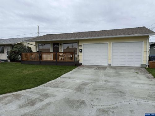 1237 Quinn Rd, Woodburn, OR, 97071-2513 | Card Image