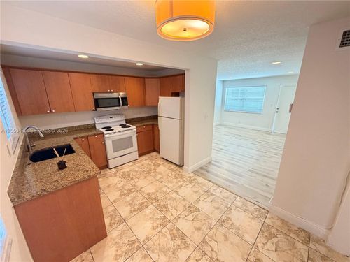 2-2826 Van Buren St, Hollywood, FL, 33020-4298 | Card Image
