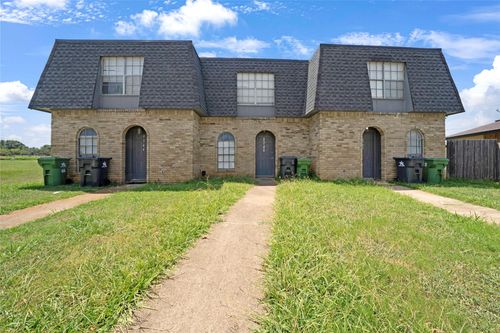 2744 Saint George Pl, Arlington, TX, 76015-1111 | Card Image