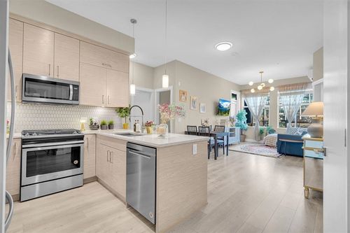 219-2120 Gladwin Road, Abbotsford, BC, V3S0L7 | Card Image