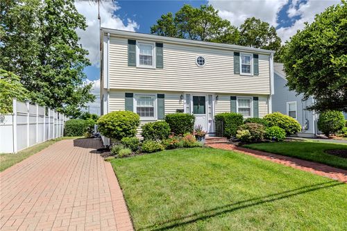 19 Longue Vue Ave, North Providence, RI, 02904-4226 | Card Image