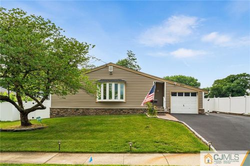 53 Boulevard E, Keyport, NJ, 07735-6138 | Card Image