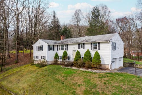 7 Side Hill Ln, Danbury, CT, 06810-8425 | Card Image