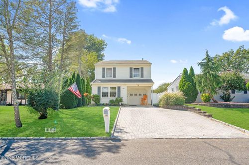 526 New Jersey Ave, Brick, NJ, 08724-1414 | Card Image