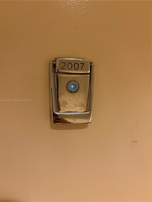 apt-2007-2475 Brickell Ave, Miami, FL, 33129-2483 | Card Image