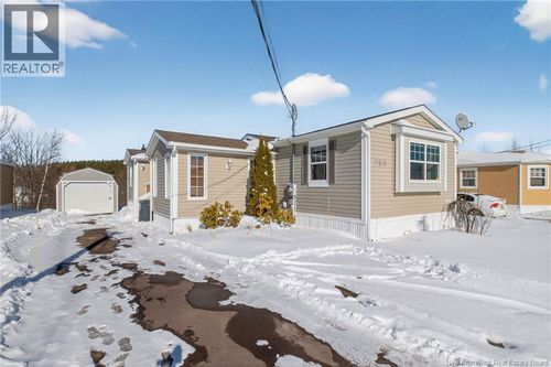 250 Népisiguit Dr, Dieppe, NB, E1A0P6 | Card Image