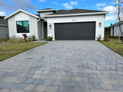 5946 Se Skyblue Cir, Stuart, FL, 34997-7311 | Card Image