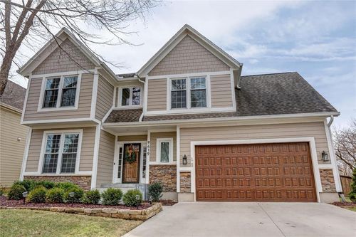 9419 W 124th Ter, Overland Park, KS, 66213-4738 | Card Image