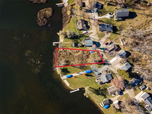 2146 Webster Park Dr, Howell, MI, 48843-9472 | Card Image