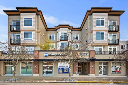 305-7116 Greenwood Ave N, Seattle, WA, 98103-5068 | Card Image