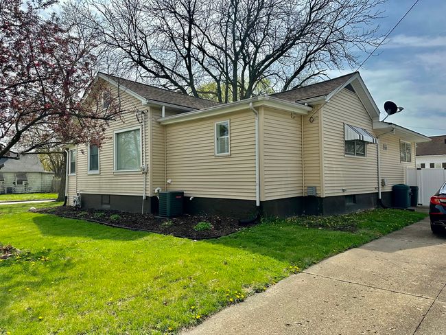823 Poplar St, House other with 3 bedrooms, 1 bathrooms and 2 parking in Ottawa IL | Image 32