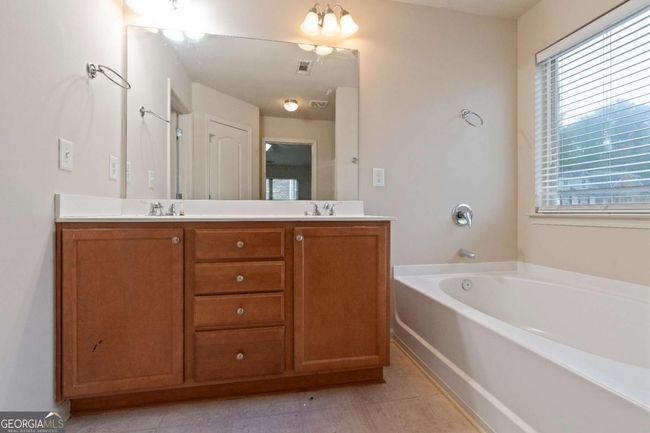 3879 Brockenhurst Dr, Townhouse with 4 bedrooms, 3 bathrooms and 2 parking in Buford GA | Image 17