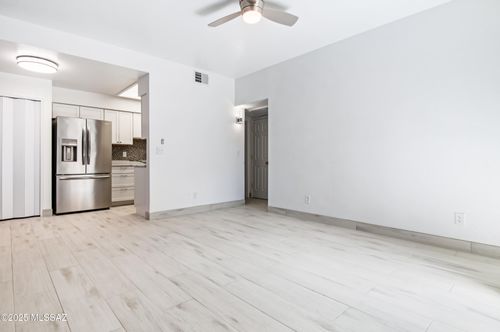 115-5750 N Camino Esplendora, Tucson, AZ, 85718 | Card Image