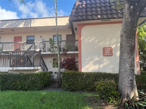 apt-106-831 Ne 207th Ln, Miami, FL, 33179-1980 | Card Image
