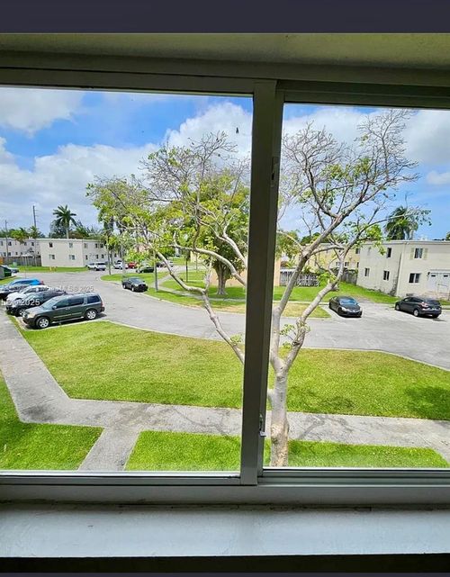 252-252 Nw 85th Street Rd, Miami, FL, 33150-2646 | Card Image