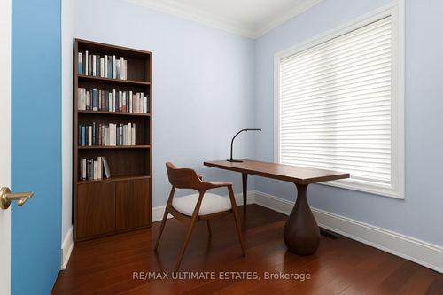 19 Bonnington Pl, North York, ON, M2N4V2 | Card Image