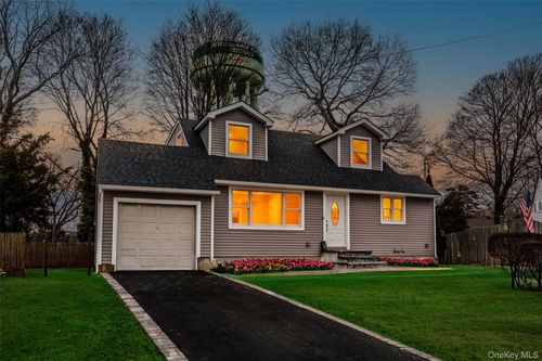 6 Grand Haven Ct, Commack, NY, 11725-3112 | Card Image
