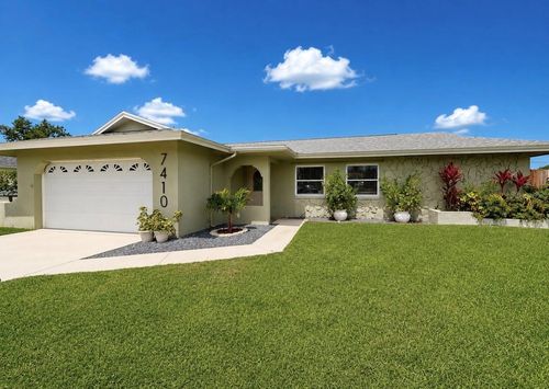 7410 13th Ave W, BRADENTON, FL, 34209-4411 | Card Image
