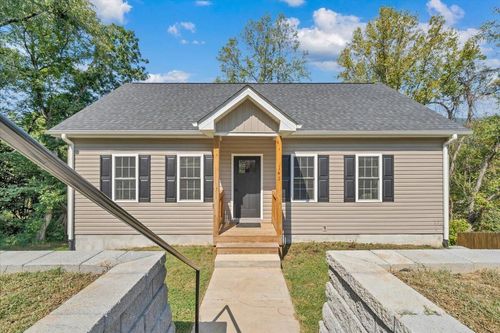 142 Chenault St, Buchanan, VA, 24066-5153 | Card Image