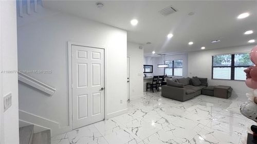 0-10117 W 32nd Ln, Hialeah, FL, 33018-2088 | Card Image