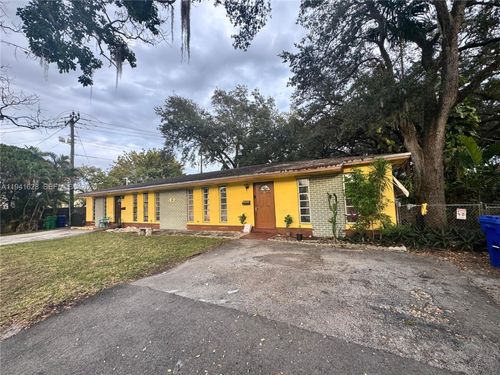 2995 64th Ave, Miramar, FL, 33023-3953 | Card Image