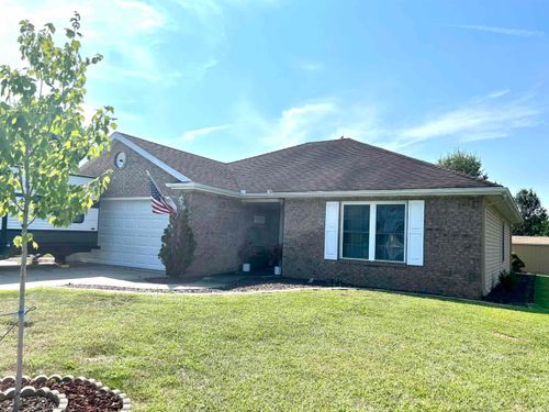 209 W Savannah Dr, Huntingburg, IN, 47542-9174 | Card Image