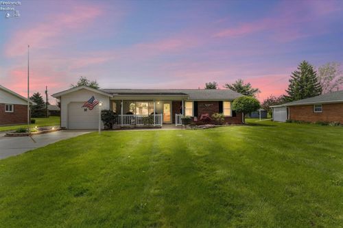 213 Beechwood Dr, Tiffin, OH, 44883-1921 | Card Image