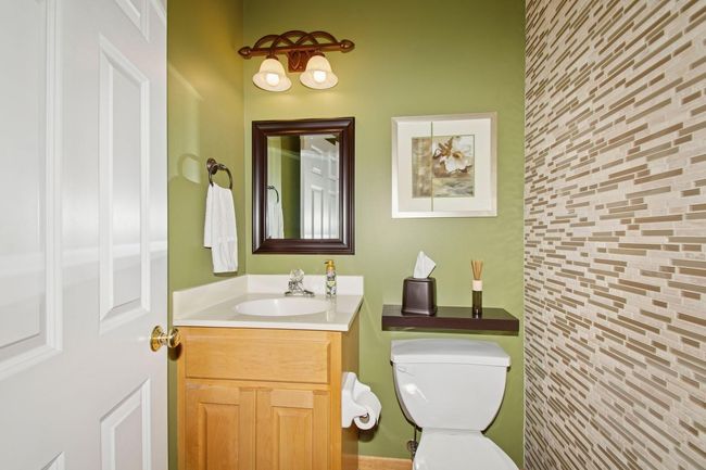 Main Floor 1/2 bath | Image 16