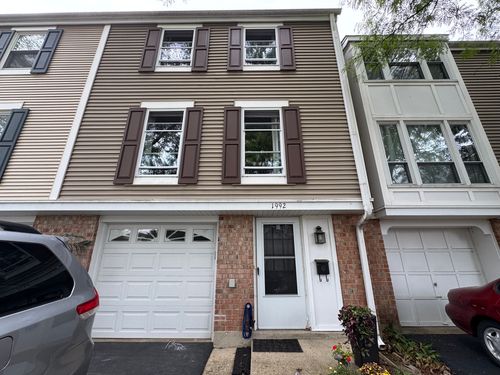 1992 Holbrook Ln, Hoffman Estates, IL, 60169-2420 | Card Image