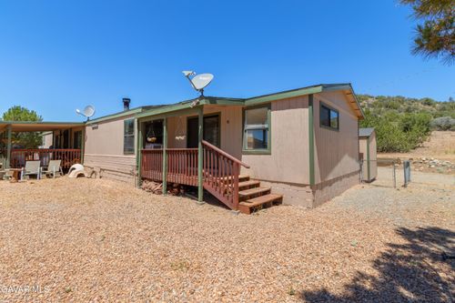 24701 Chimanimani Ct, Tehachapi, CA, 93561-8142 | Card Image