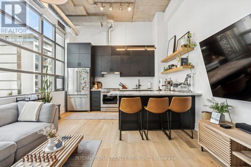 303-637 Lake Shore Blvd W, Toronto, ON, M5V3J6 | Card Image