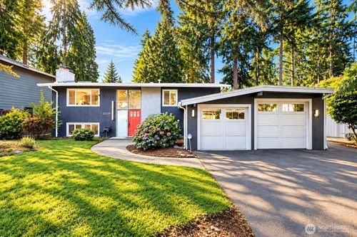 12119 Ne 65th St, Kirkland, WA, 98033-8435 | Card Image