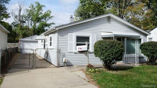 27791 Groveland St, Madison Heights, MI, 48071-3307 | Card Image
