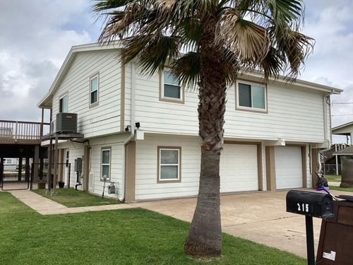 215 Barracuda St, Bayou Vista, TX, 77563-2563 | Card Image