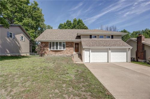 1215 Patterson St, Leavenworth, KS, 66048-2924 | Card Image