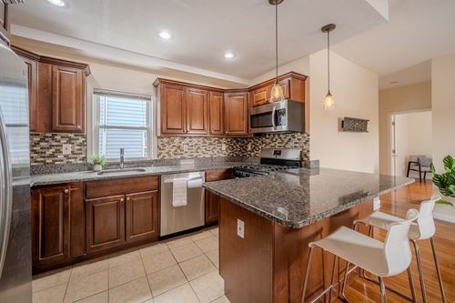 1-114 Central St, Waltham, MA, 02453-5465 | Card Image
