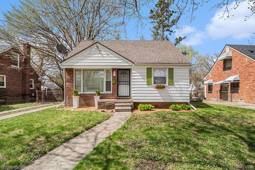 11669 Chatham, Detroit, MI, 48239-1352 | Card Image