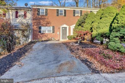 1334 Fox Run Road, Townhouse with 3 bedrooms, 2 bathrooms and null parking in READING PA | Image 2