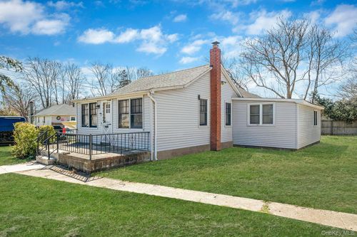 2 Roberts Ave, Mastic Beach, NY, 11951-5304 | Card Image