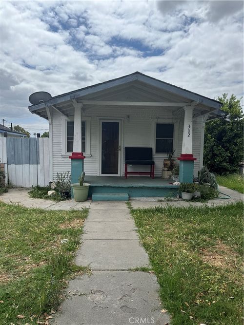 302 E Park, Ontario, CA, 91761 | Card Image