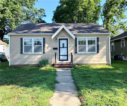 624 W 26th St, Higginsville, MO, 64037-1806 | Card Image
