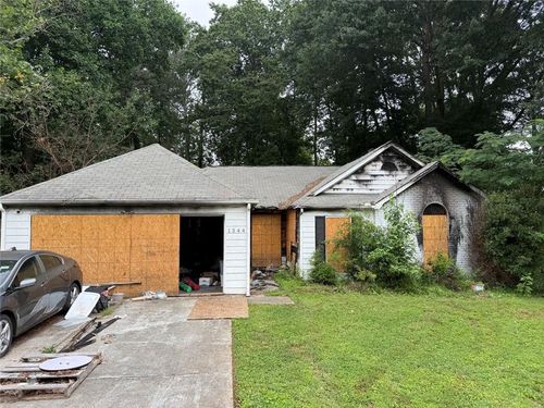 1544 Canberra Dr, Stone Mountain, GA, 30088-3600 | Card Image