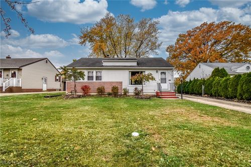 5134 Harmony Ln, Willoughby, OH, 44094-4304 | Card Image