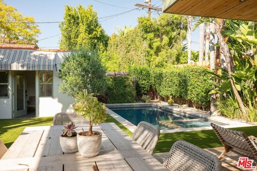 8215 Clinton Street, Los Angeles, CA, 90048 | Card Image