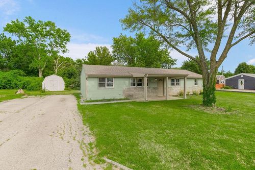 8109 N Summit St, Kansas City, MO, 64118-1155 | Card Image